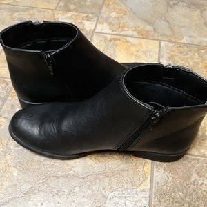 Time and tru booties